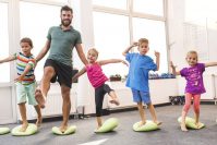 چه ورزش هایی برای کودکان و نوجوانان مفید است